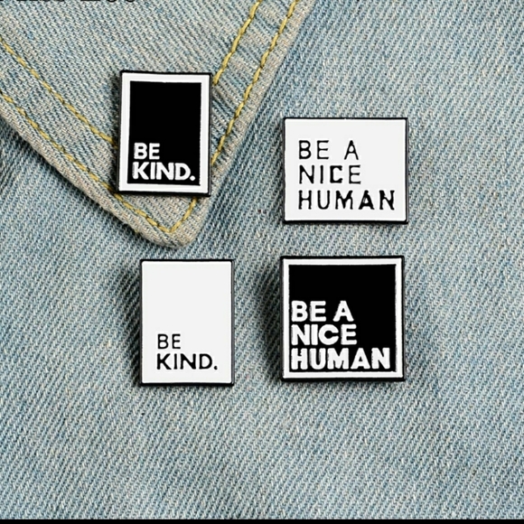 Jewelry - Be kind name tag Pin (Set of 4)